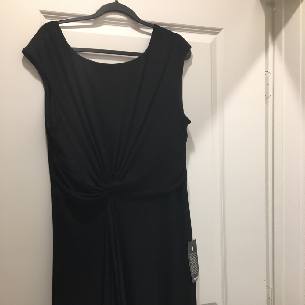 Avenue women’s sleeveless dress